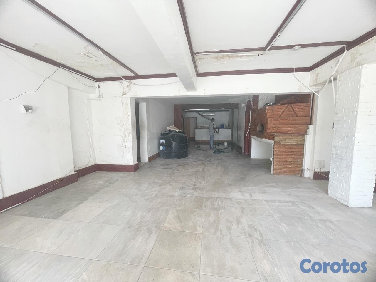 oficinas y locales comerciales - Local céntrico en Primer nivel 2