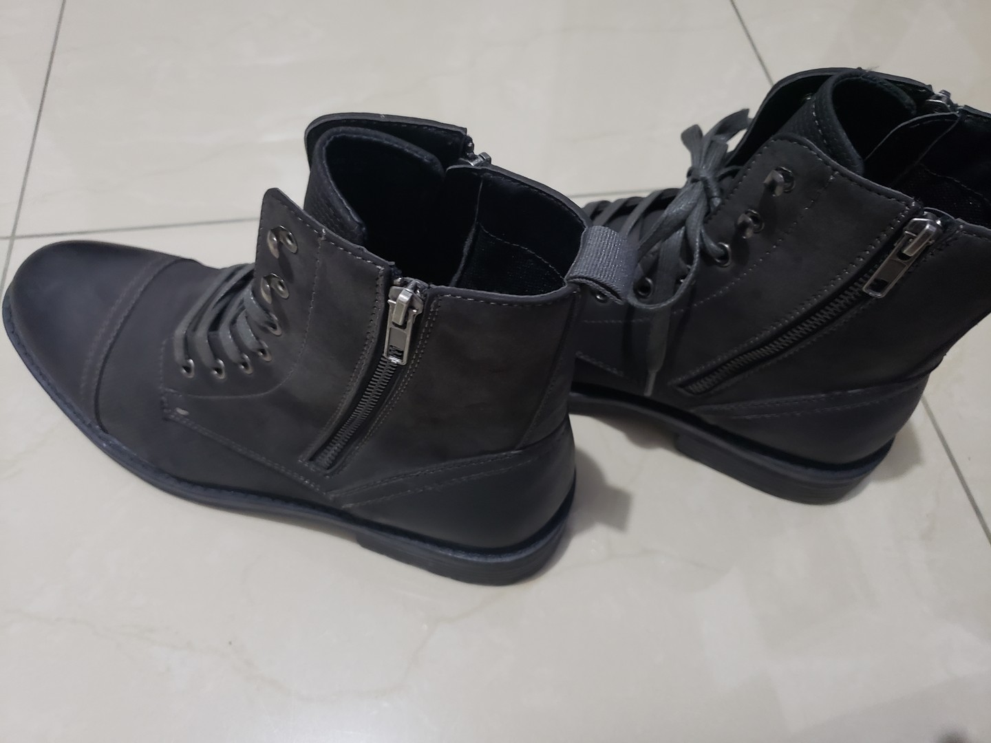 Botas Unlisted By kenneth cole talla 9 nuevassss
