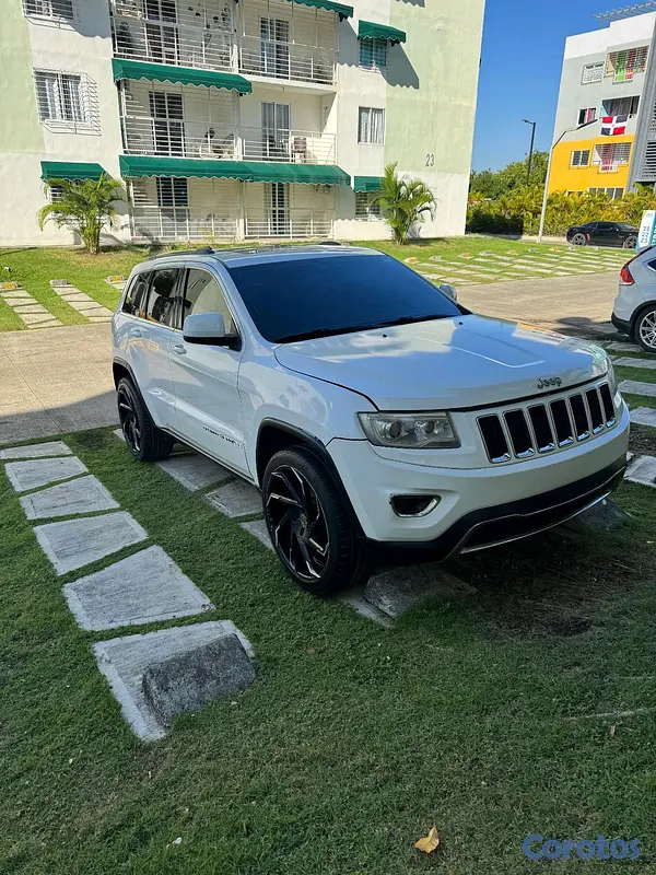 jeepetas y camionetas - jeep grand cherokee laredo 2014 4