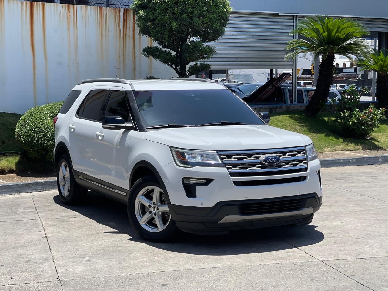 jeepetas y camionetas - FORD EXPLORER XLT 2018 UNICA DUEÑA EXCELENTES CONDICIONES NUEVA  SIN DETALLES 