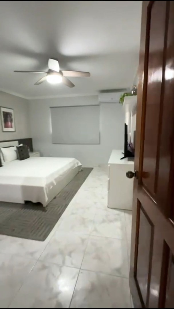 apartamentos - Vendo amplio y cómodo apartamento clásico en la mejor zona de Evaristo Morales.
 6