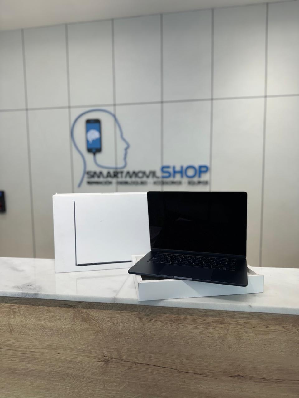 computadoras y laptops - MACBOOK AIR M2 15'512GB 8GB RAM NUEVA  0