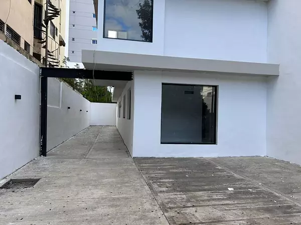 oficinas y locales comerciales - Local de Oficina en LA JULIA 10