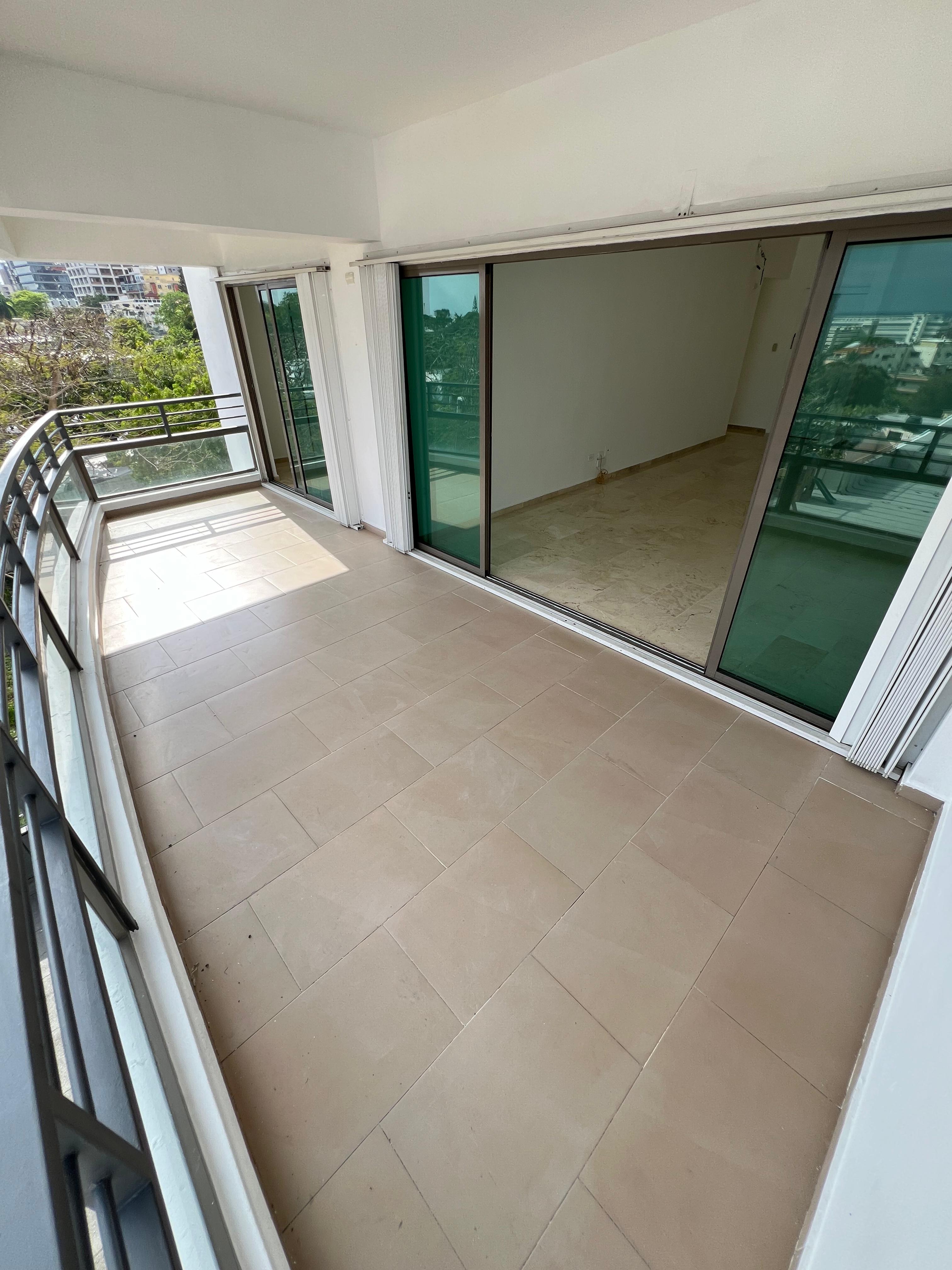 apartamentos - Vendo Apto En la Esperilla Frente al Parque