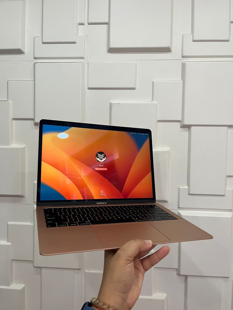 computadoras y laptops - MacBook Air 2019 Rose Gold 13" - 8gb RAM - 128gb SSD - IntelCore i5 