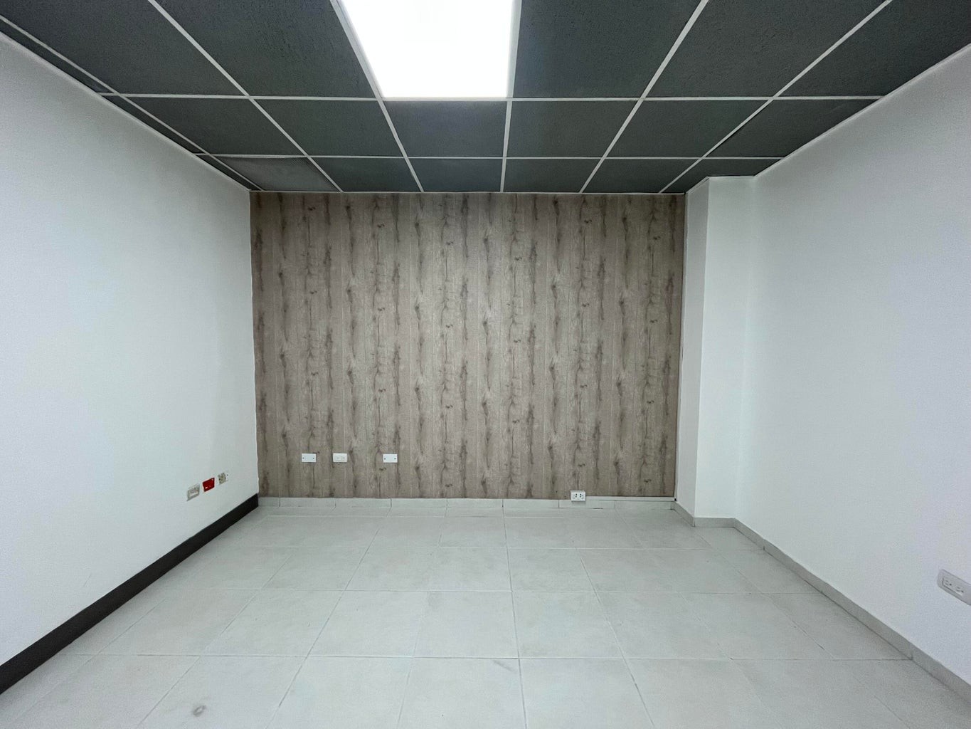 oficinas y locales comerciales - Oficina en segundo piso con hermosos acabados 1