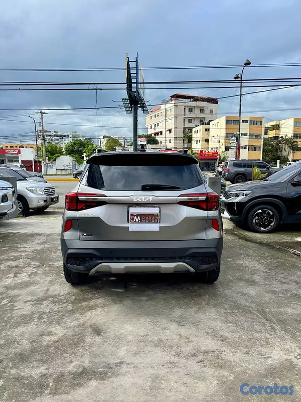 jeepetas y camionetas - Kia Seltos LX Bitono 2023
 8