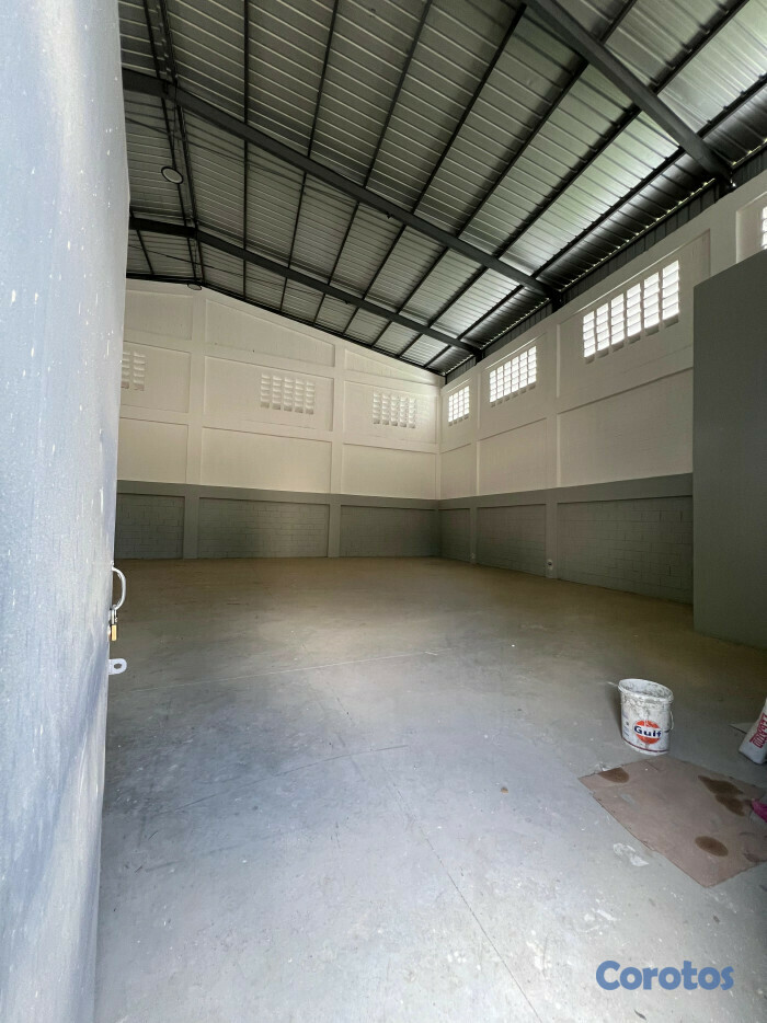 oficinas y locales comerciales - Almacen en renta proximo a haina 7