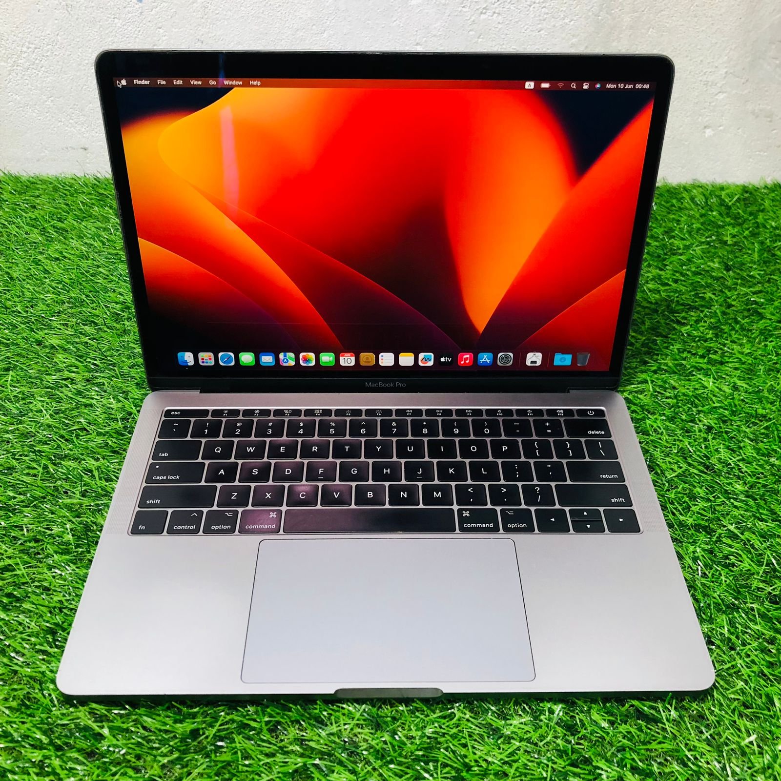 computadoras y laptops - macbook pro 2017 corei5 8g de ram ssd 128g solido 1