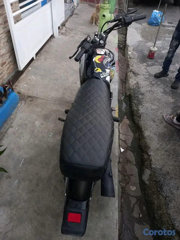motores y pasolas - baja boxer 150 
año:2024
matrícula original 
ojo:se le perdió la placa  4