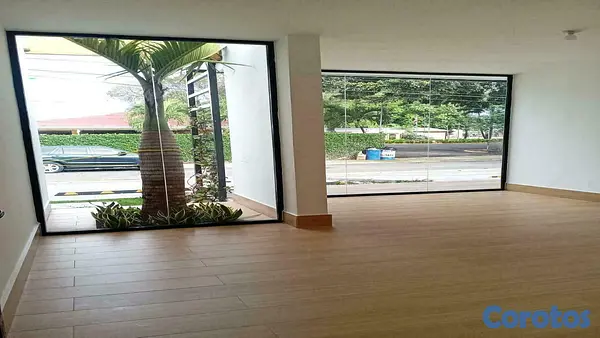 oficinas y locales comerciales - Plaza Comercial en Alquiler - La Vega 5
