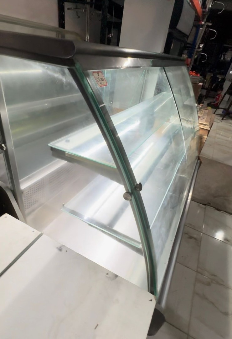 servicios profesionales - Vitrina Fría de Resposteria, 6 pies 8