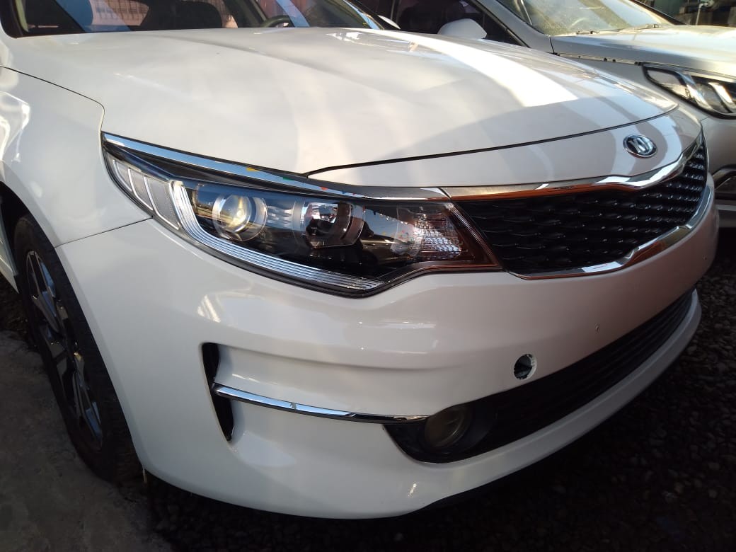 carros - KIA K5 2017 BLANCODESDE: RD$ 685,100.00