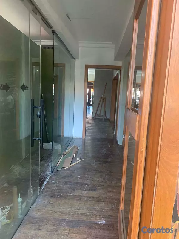 oficinas y locales comerciales - Alquiler Local Ubicado en la Rómulo Betancourt, Be 8