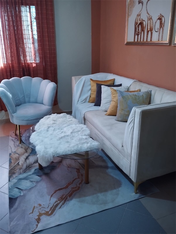 muebles y colchones - Sofá de 3 puesto, butaca, centro de mes y alfombras 4