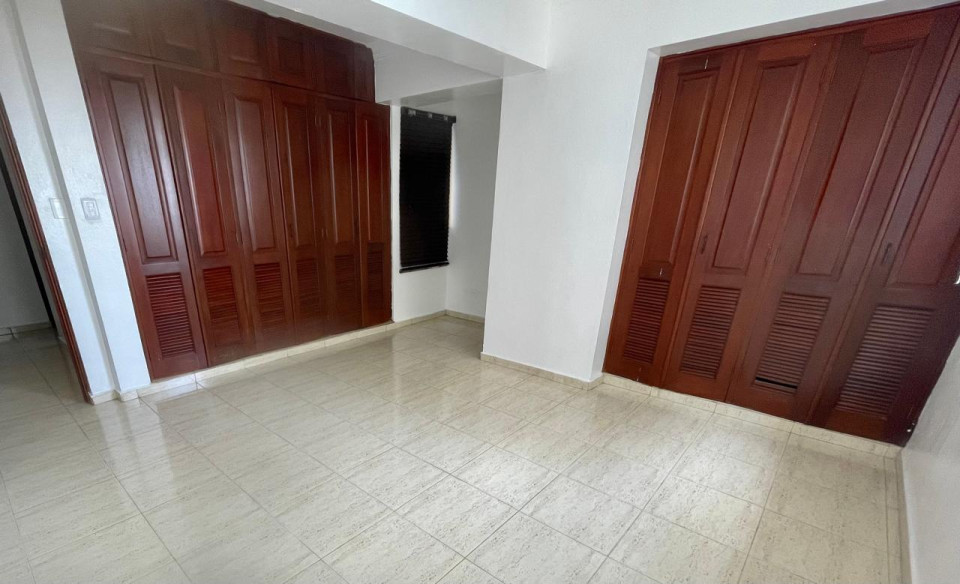 apartamentos - Apartamento en Venta en Evaristo Morales 3H, 3.5 B,2P, 4to Nivel 4