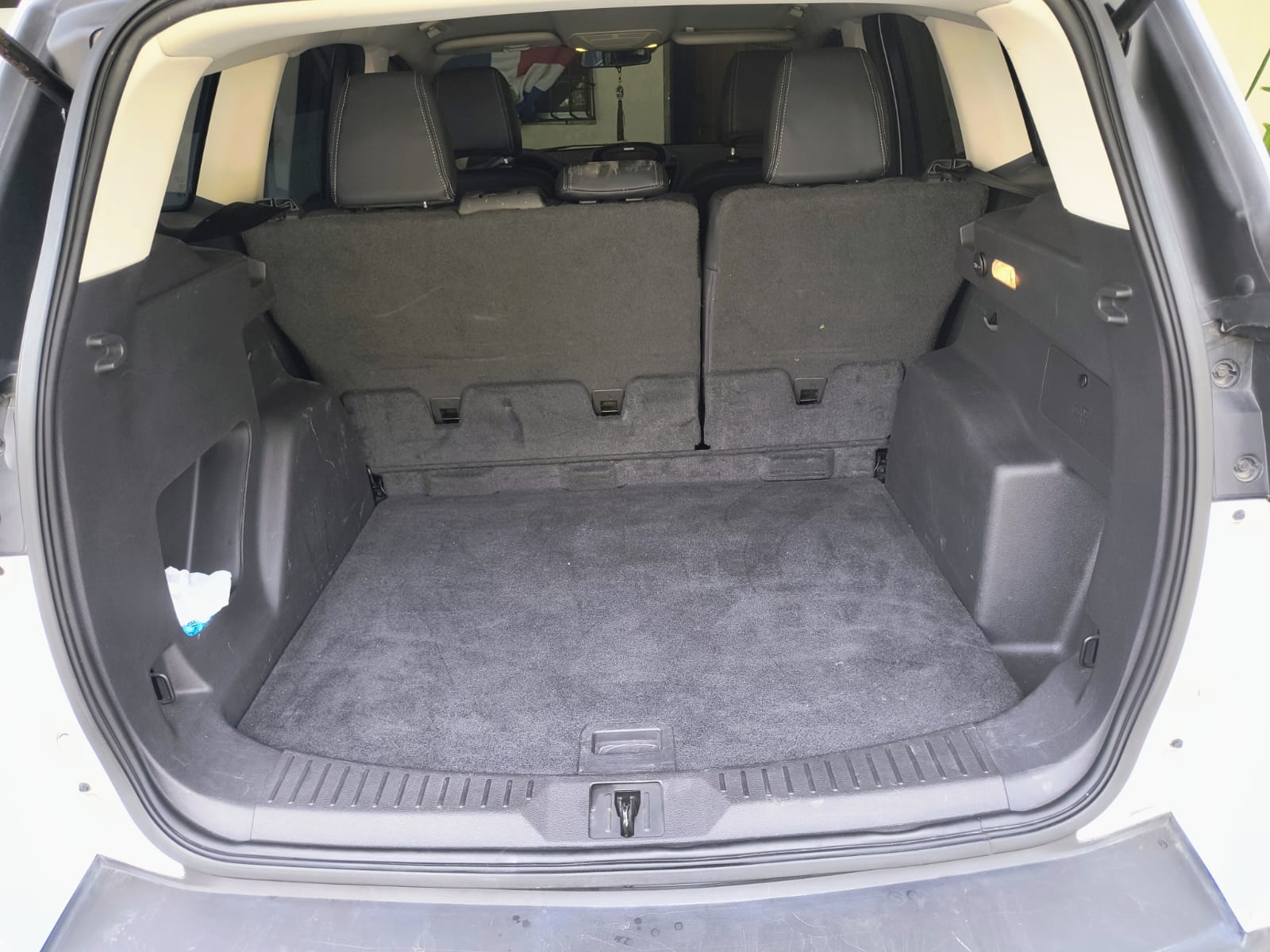 jeepetas y camionetas - Ford Escape 2016 en óptima condiciones 6