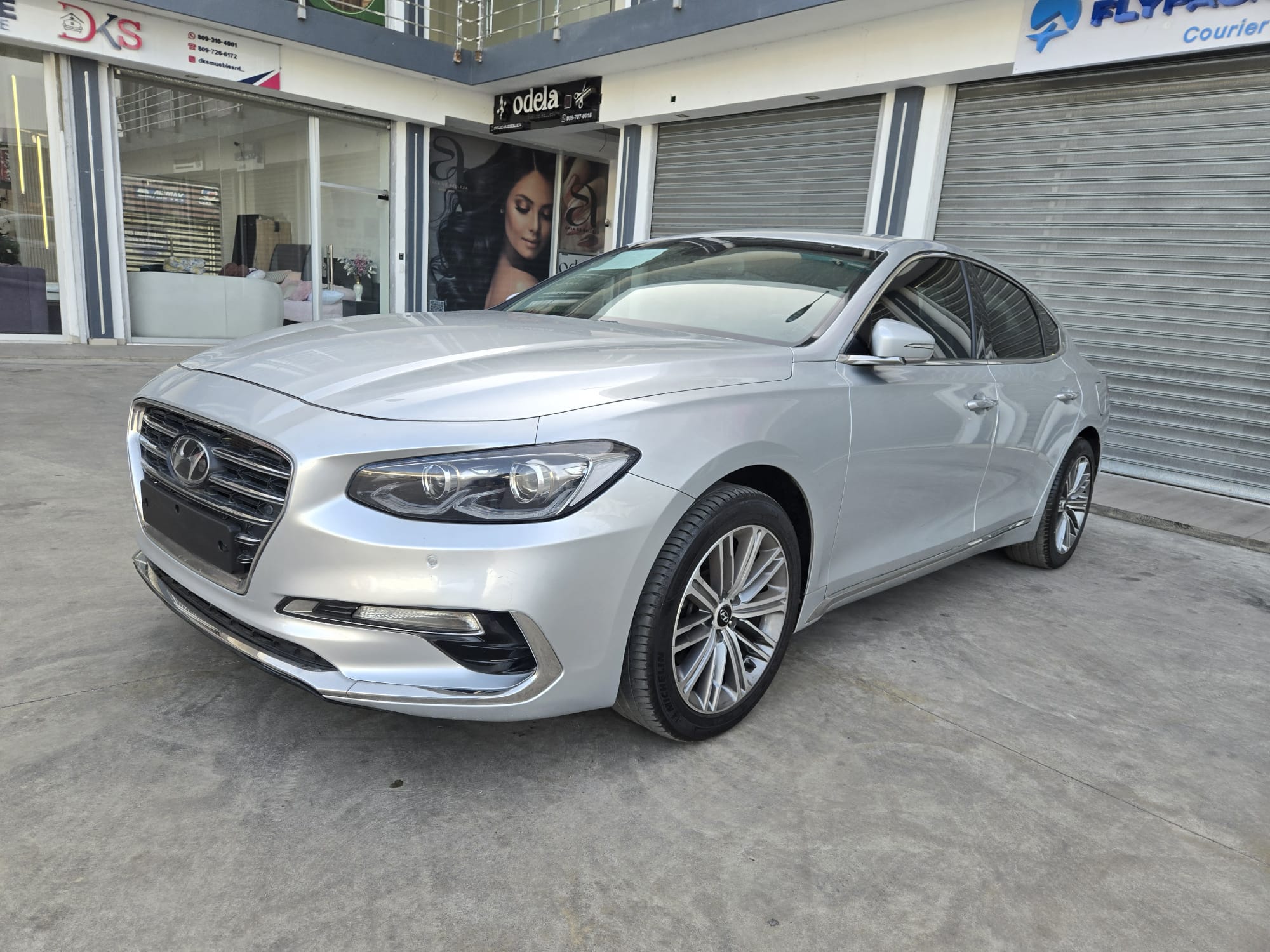 carros - HYUNDAI GRANDEUR 2018 GRIS 2