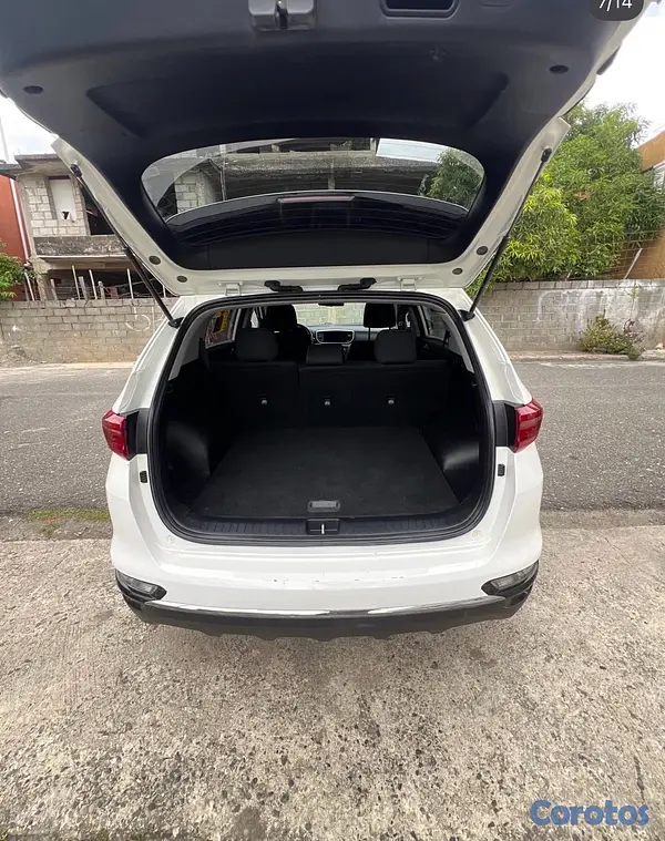 jeepetas y camionetas - Kia Sportage LX 2020 7