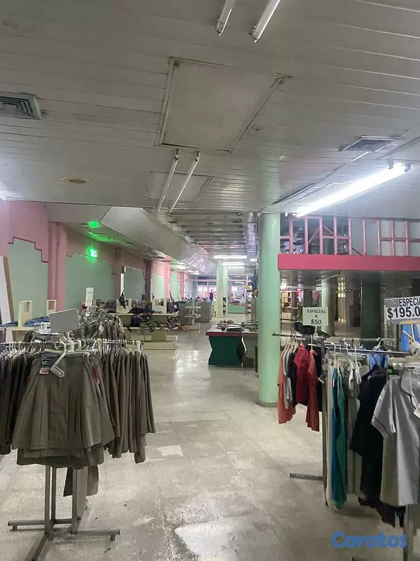 oficinas y locales comerciales - Gran Local Edificio Conde Zona Dolonial  4