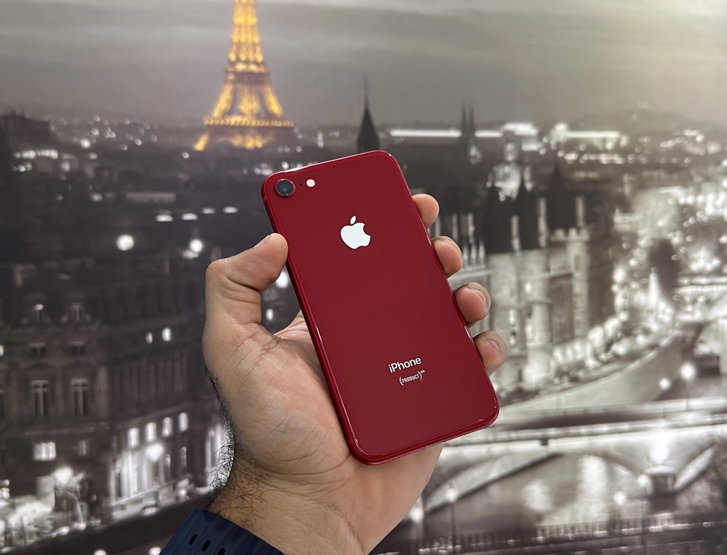 celulares y tabletas - Vendo iPhone 8 64GB Red (Product )Como Nuevo, Desbloqueado,Garantía, $ 7,900 NEG