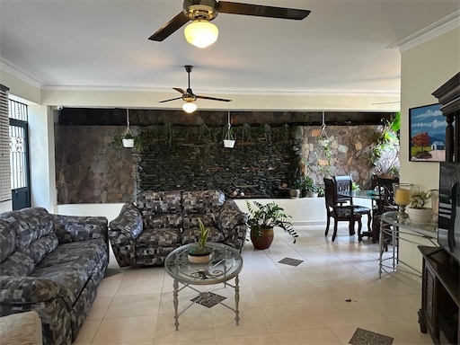 casas - Venta de casa en Arroyo hondo Distrito Nacional con 567mts y piscina  9