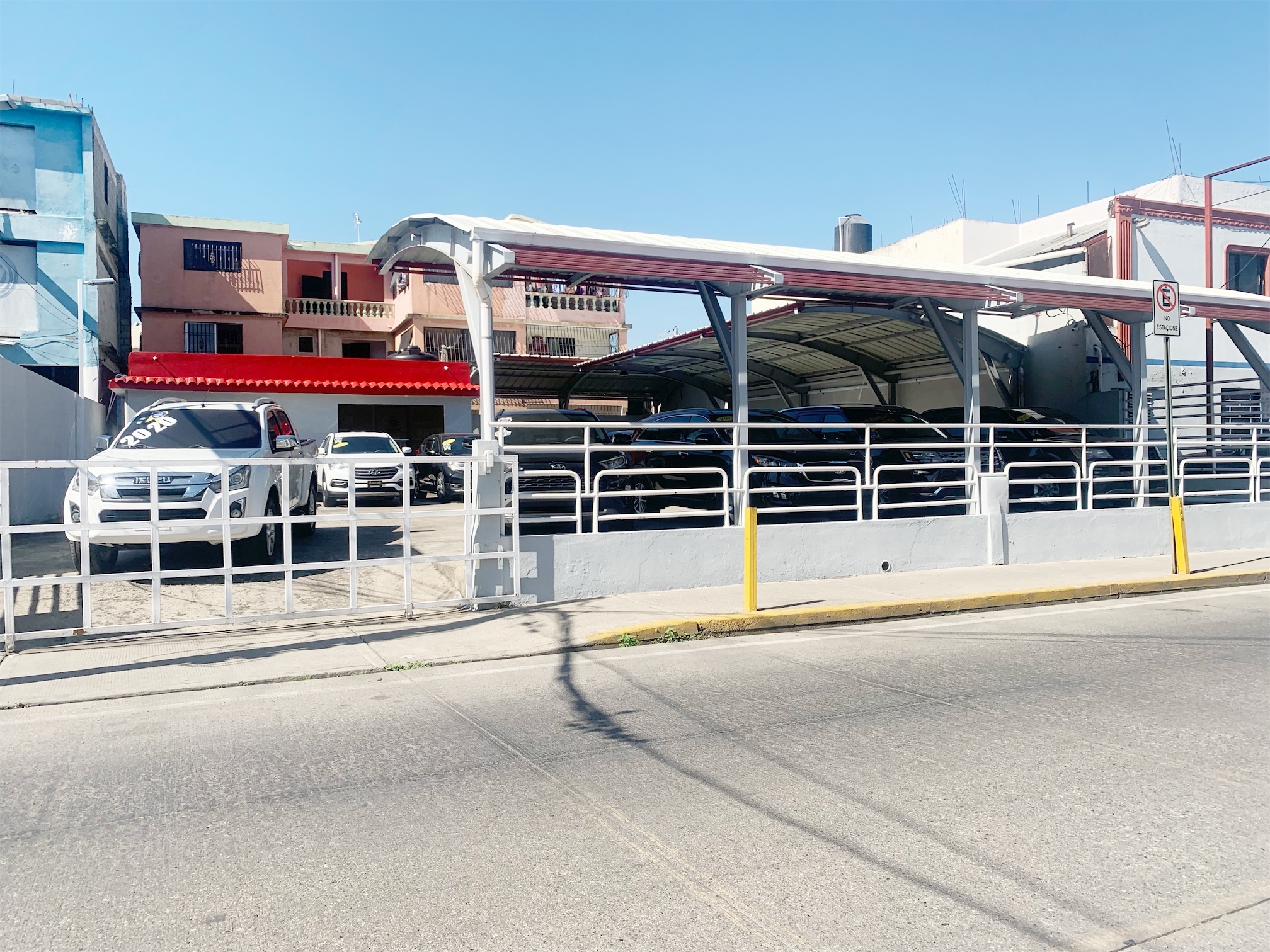 oficinas y locales comerciales - Propiedad en Alquiler en el millon 1