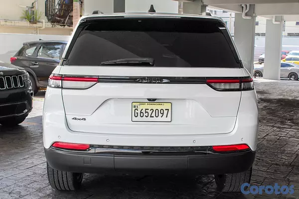 jeepetas y camionetas - Jeep Grand Cherokee Altitude 2023 4