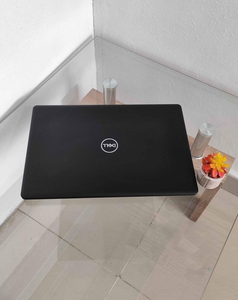 computadoras y laptops - laptop Dell inspiron 3593 Intel Core i3 10ma 2