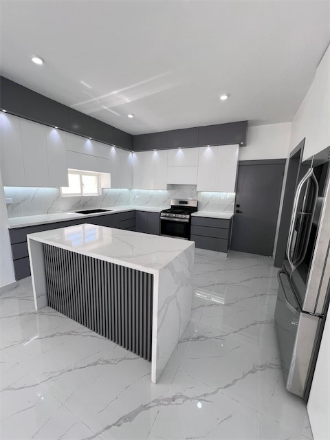 casas - Moderna casa de dos niveles Próximo a la universidad de la UASD. 5