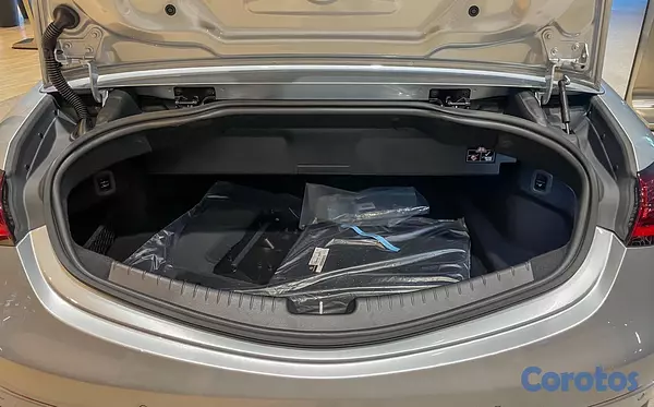 carros - Mercedes-Benz Clase CLE 300 4Matic Cabriolet 2026 11