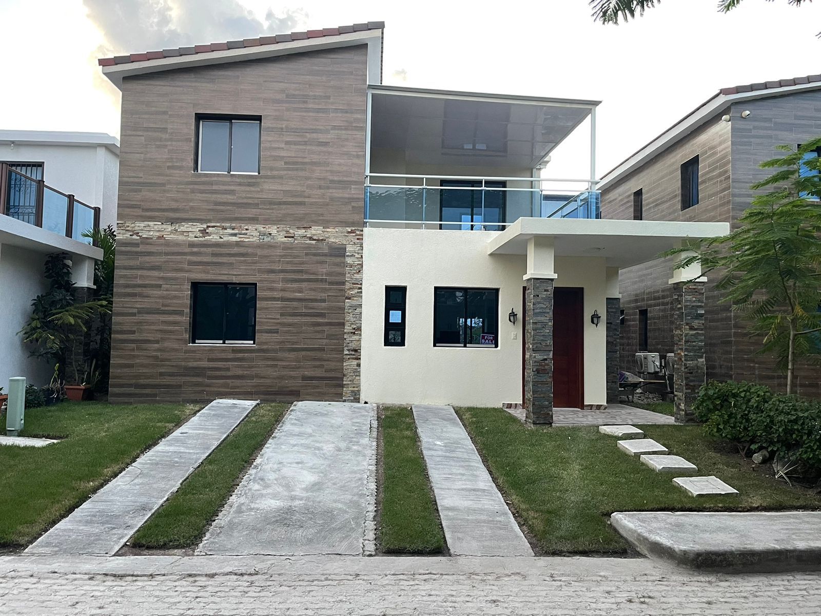 casas vacacionales y villas - 🏡 Villa Moderna de 2 Niveles con Piscina PC