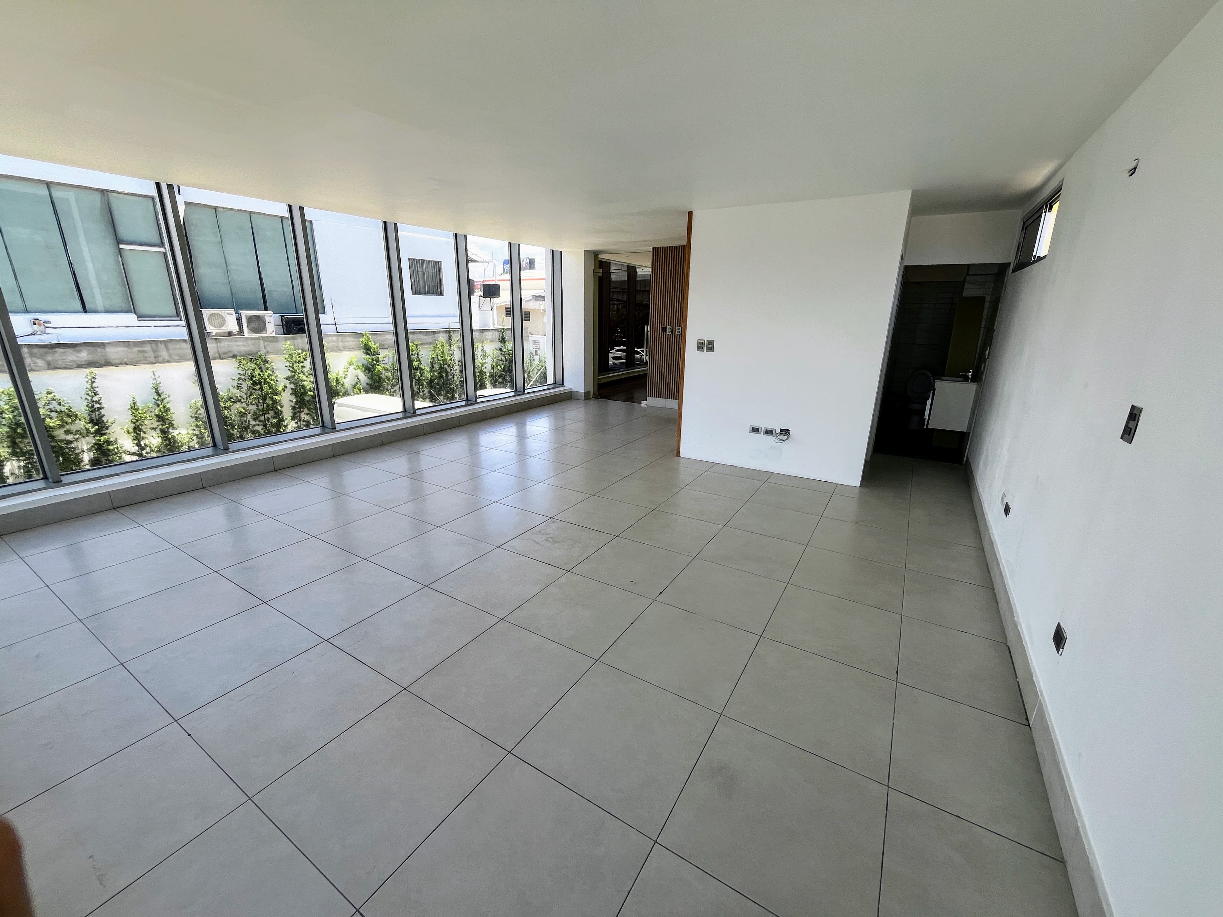 oficinas y locales comerciales - Alquiler de Local Comercial en los Prados D.N 1