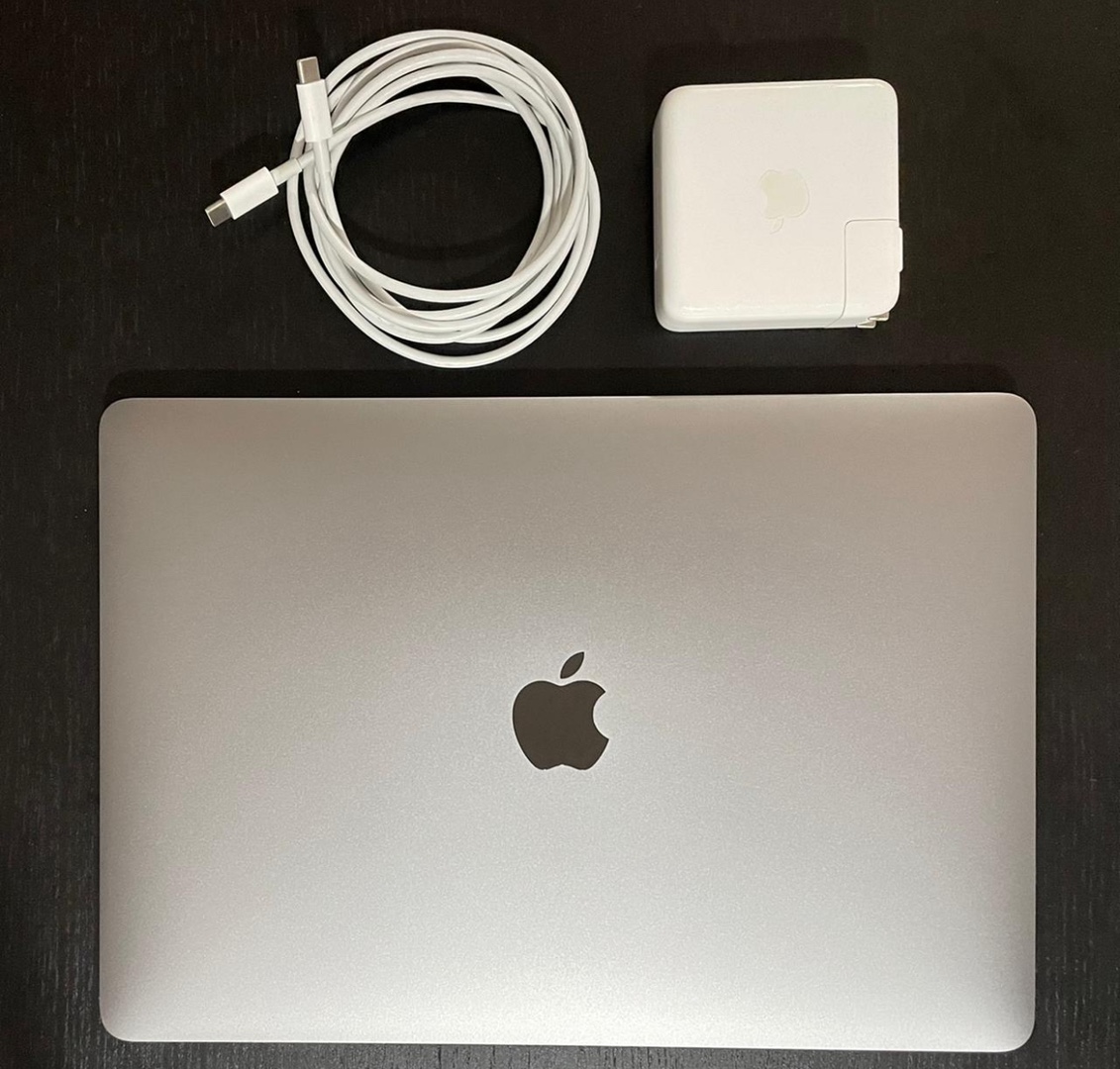 computadoras y laptops - MacBook Pro 2020 de 13.3 pulgadas de 2 Terabytes 