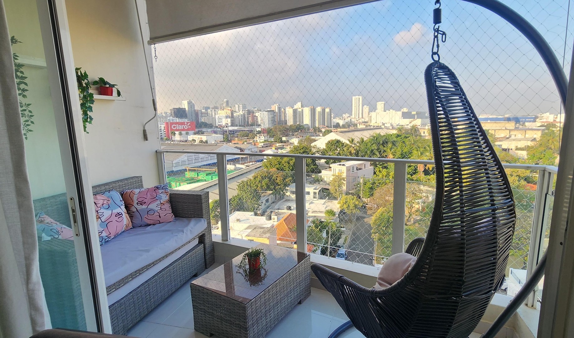 apartamentos - SE VENDE

Apartamento en 8vo piso con hermosa vista. En Av. Lope de Vega, Arroyo 7