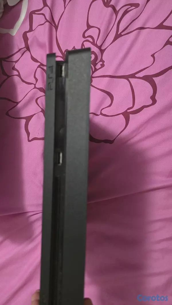 consolas y videojuegos - Playstation 4 slim nueva usada 5