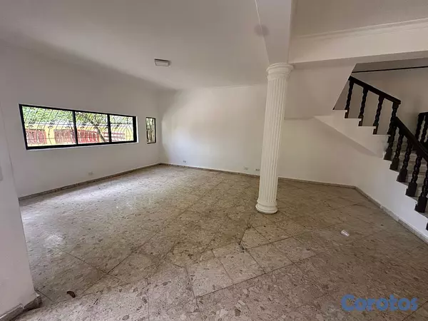 casas - Vendo Casa de 3 niveles en La Castellana, 4 HABS., 350 Mts.2 de OPORTUNIDAD 4