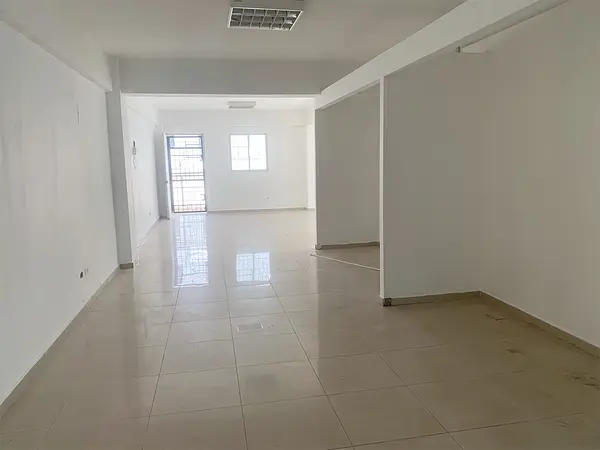 oficinas y locales comerciales - Local bella vista 160m 1400 usd 4