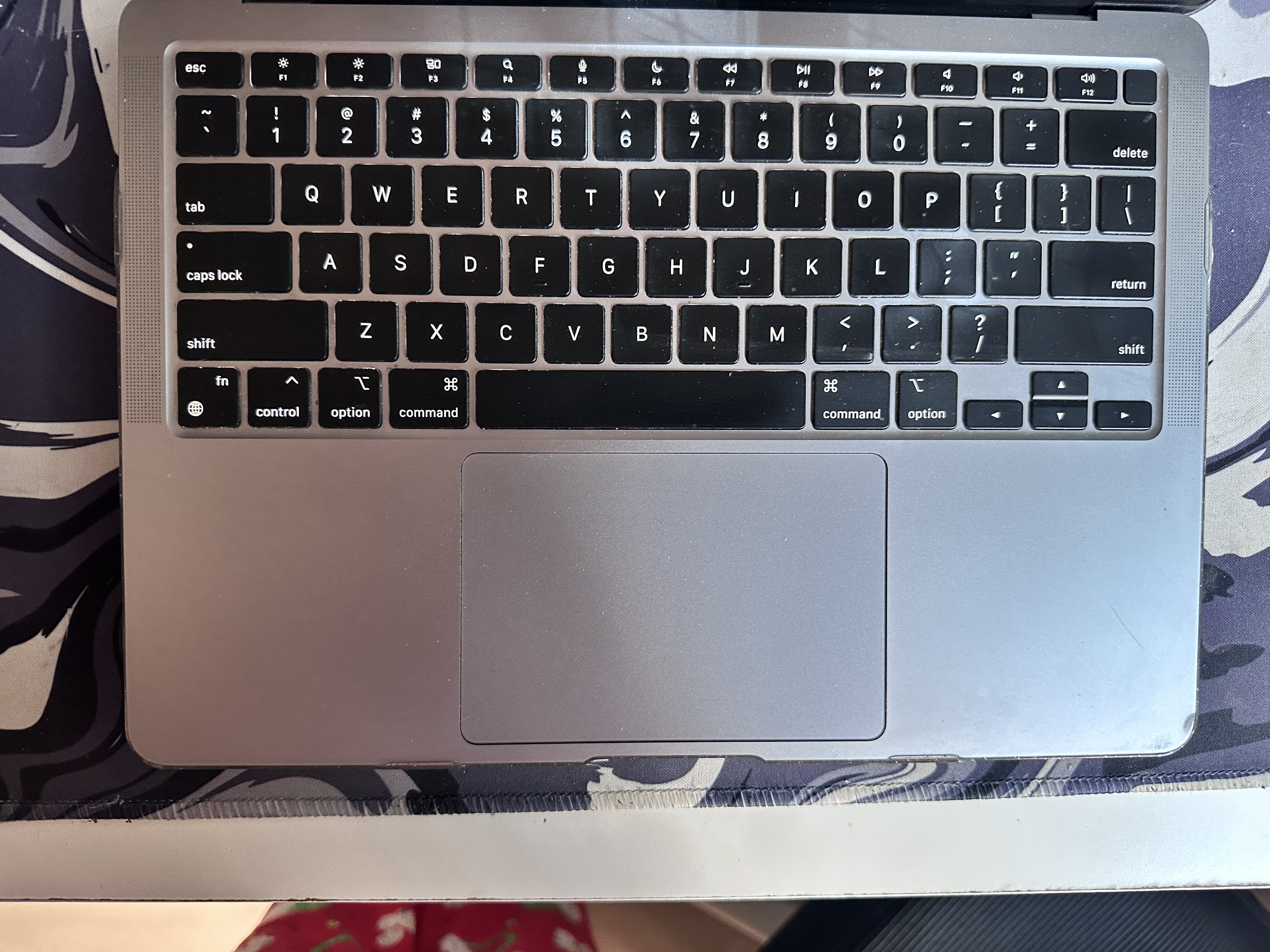 computadoras y laptops - MACBOOK AIR 13” M1 8/256 3