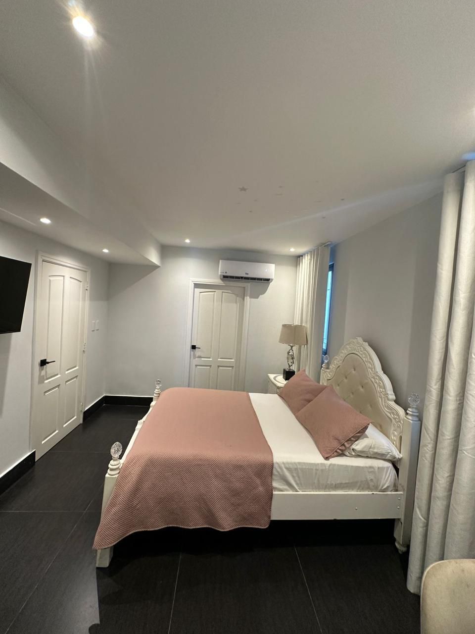 apartamentos - Apartamento en Alquiler Amueblado  NACO USD 3,000. 5