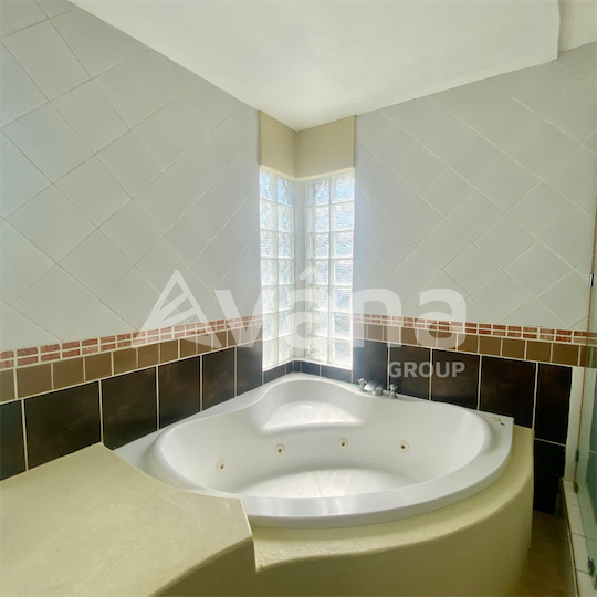 casas - Espaciosa casa de venta en Las Dianas  1