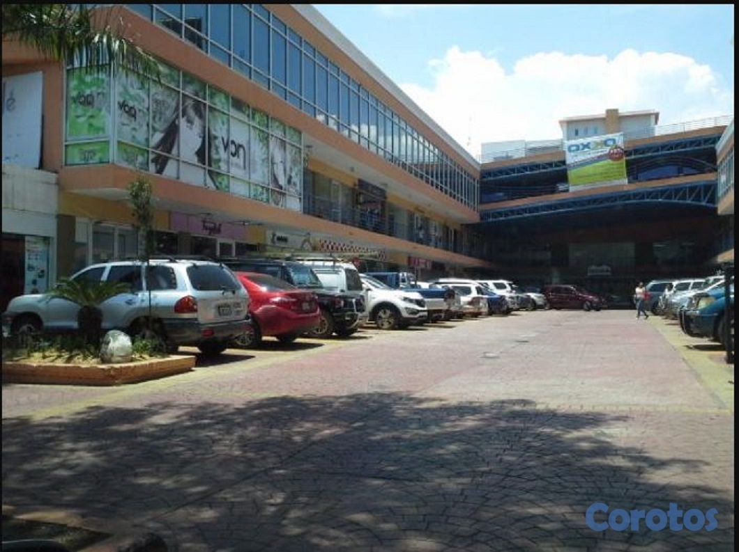oficinas y locales comerciales - Local en Piantini Plaza las Americas Segundo Nivel
