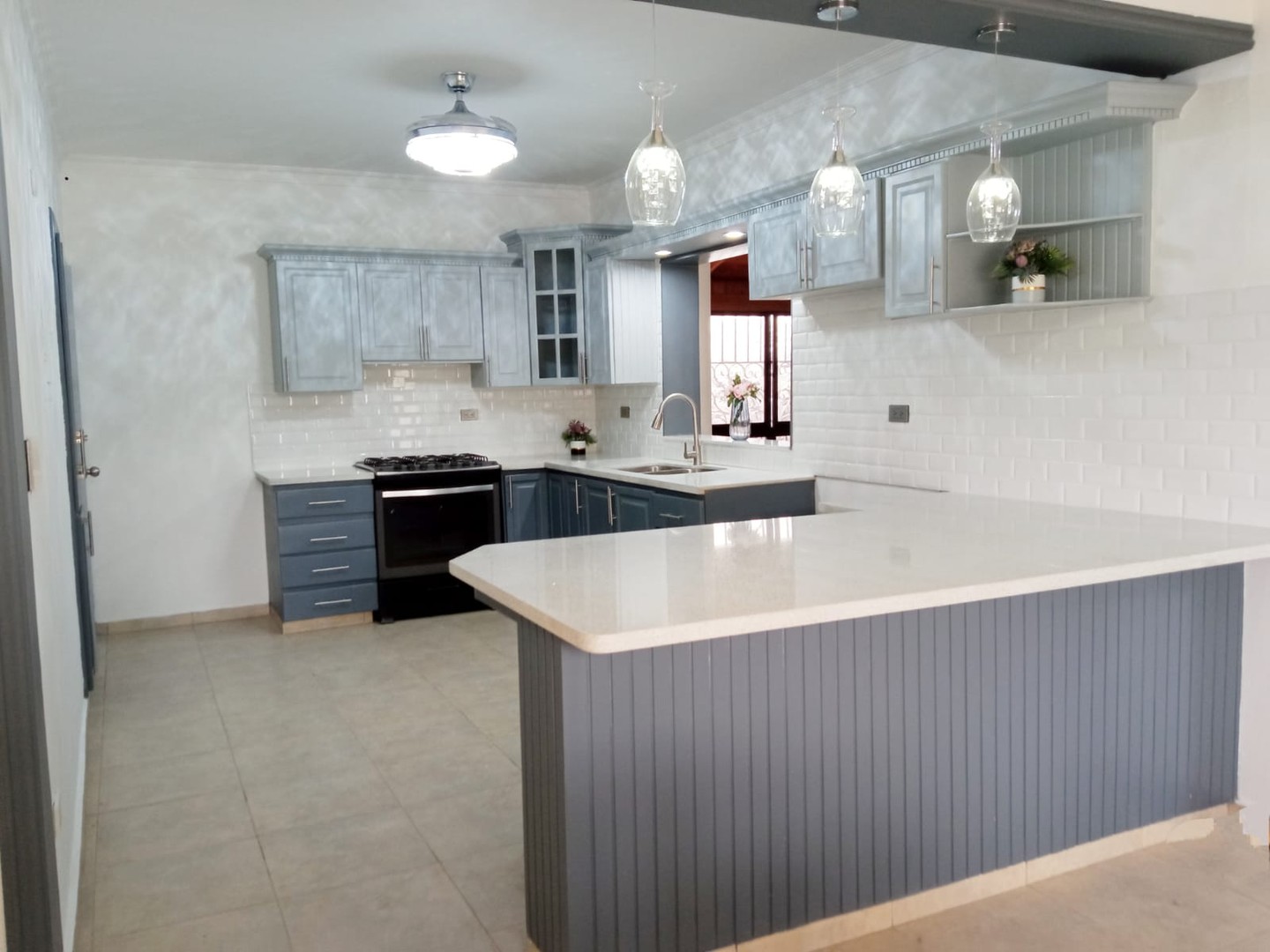 casas - VENDO ESPECTACULAR CASA EN RES. CERRADO PROX. A CUESTA HERMOSA II
CÓDIGO: PD213 3