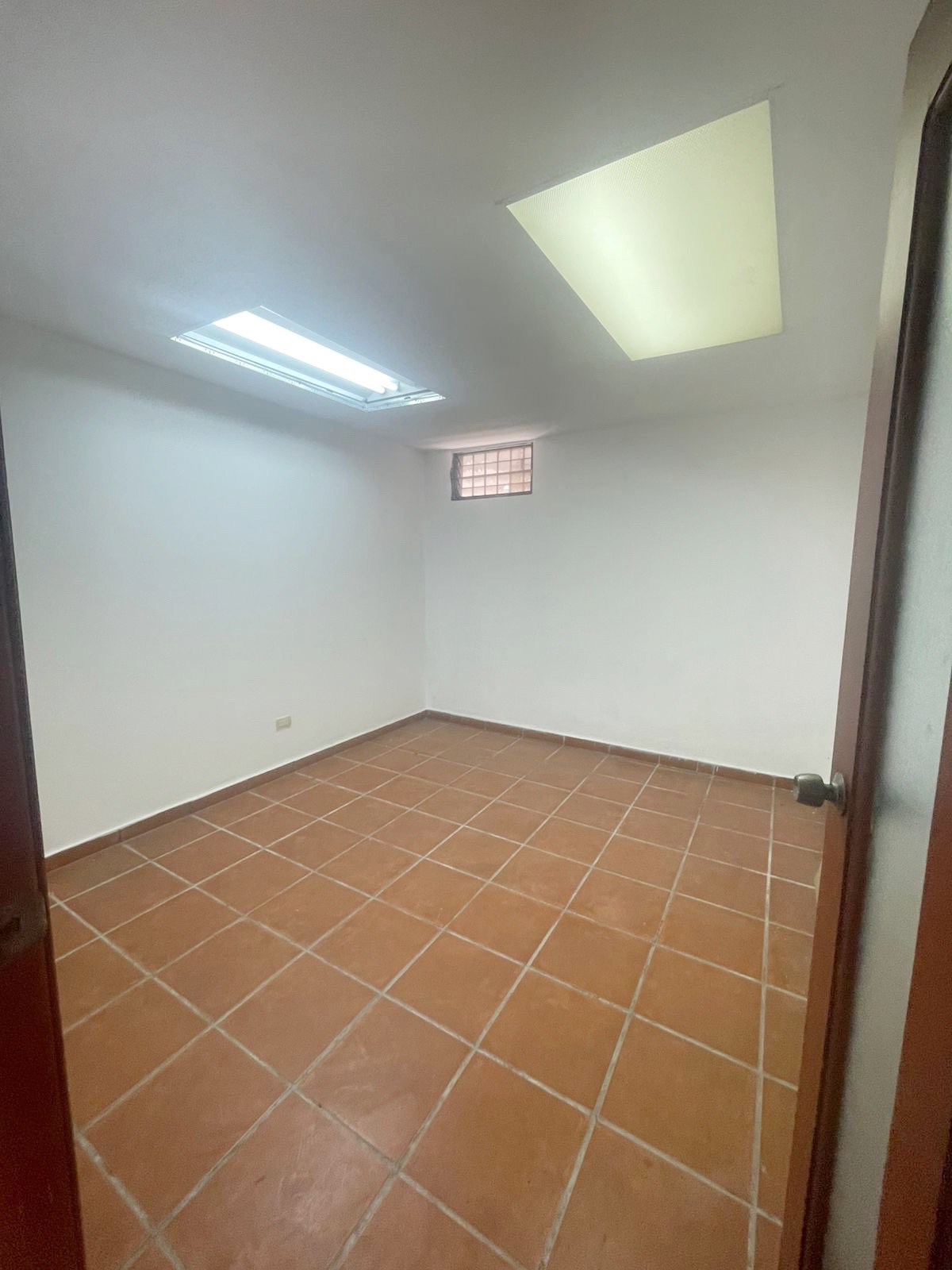 oficinas y locales comerciales - Local en ensanche Naco  3