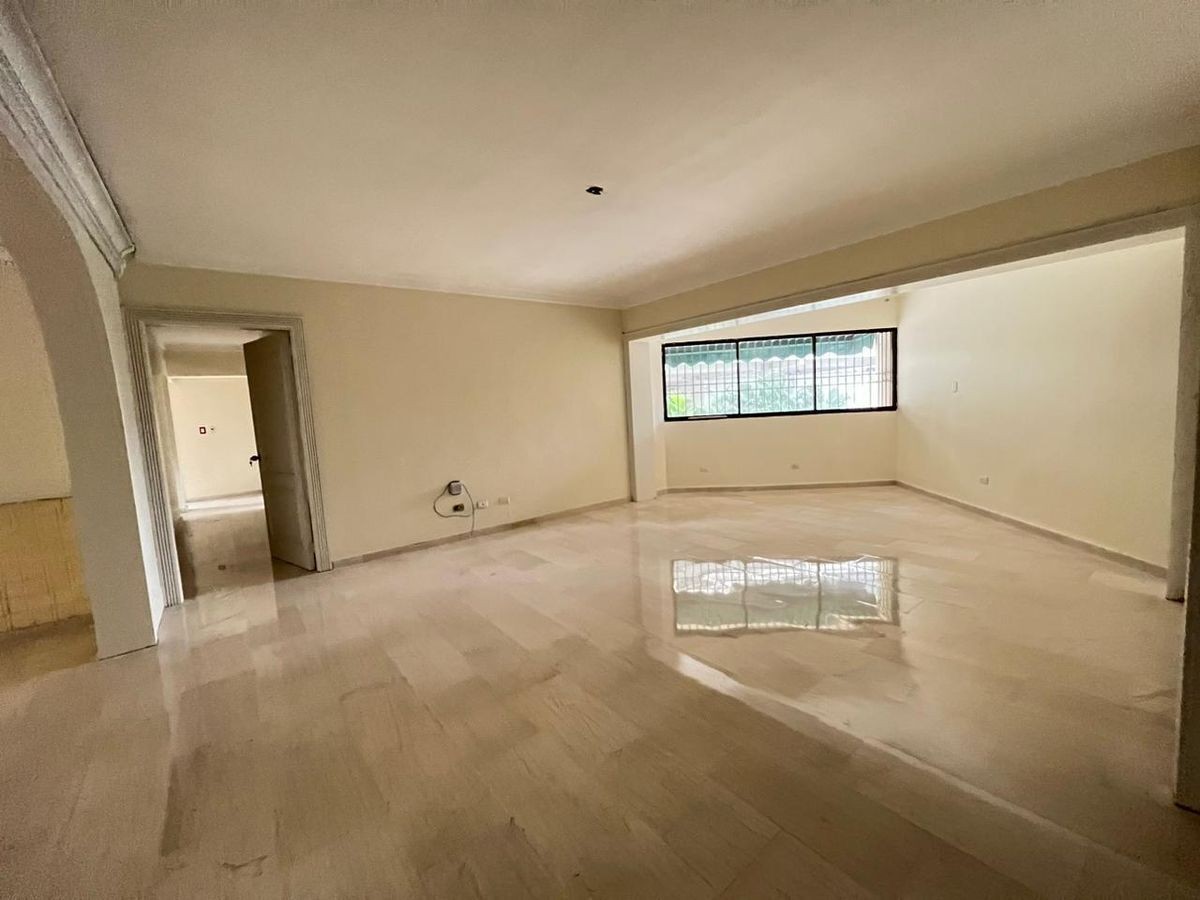 apartamentos - Alquilo Amplio Apart en Torre Clasica Ubicado en un 2do nivel CODIGO: ND135