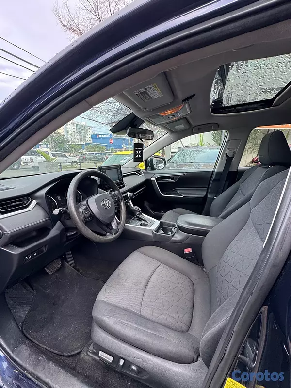 jeepetas y camionetas - Toyota Rav4 XLE AWD 2021 9