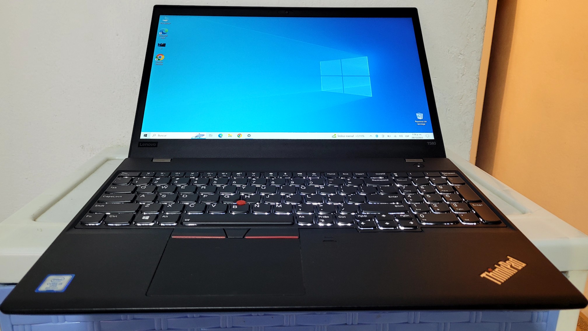 computadoras y laptops - Lenovo T580 17 Pulg Core i5 8va Gen Ram 16gb ddr4 Disco 1tb Video 8gb 0