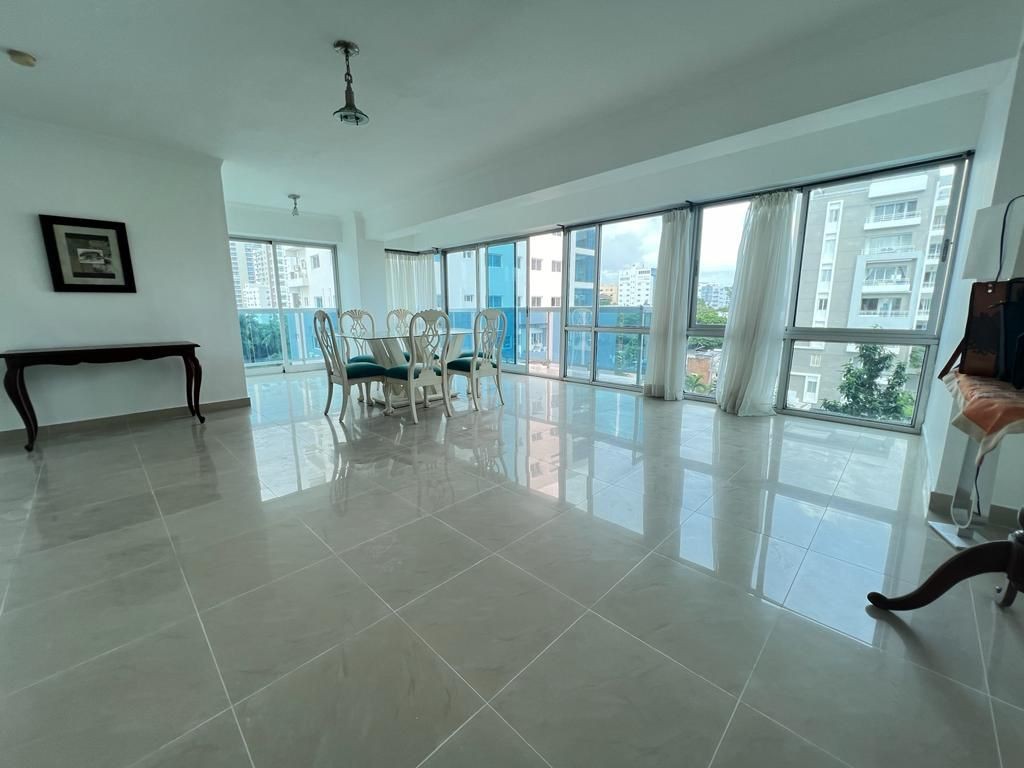 apartamentos - vendo Apartamento en la Esperilla
 piso 7 
 369 metros, 
precio: US$385,000
  0