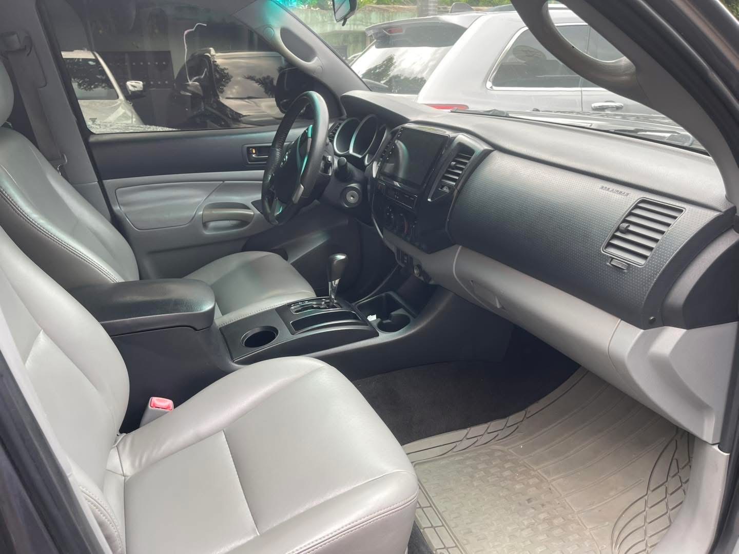 jeepetas y camionetas - TOYOTA PRERUNNER 2014 4