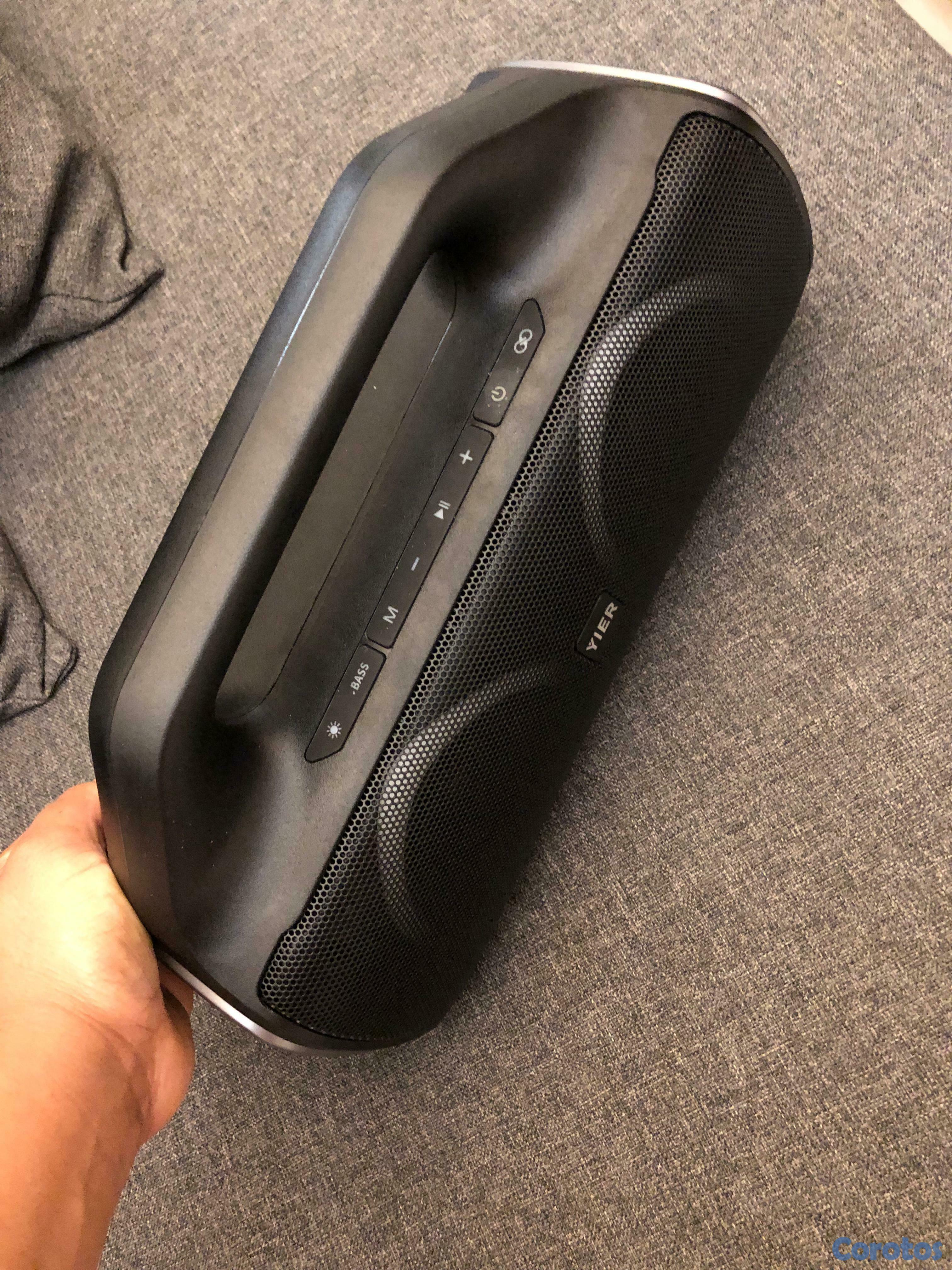 otros electronicos - Bocina recargable con Bluetooth y luces 1